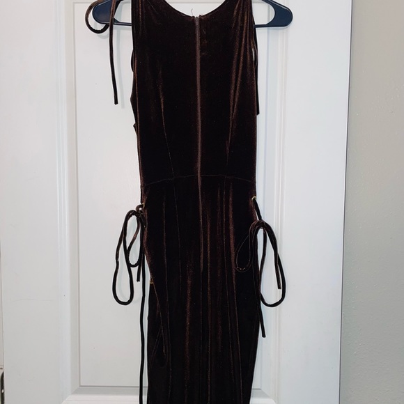Brittany DeShields Brown Midi Dress Velvet Soft  Material - Picture 3 of 7